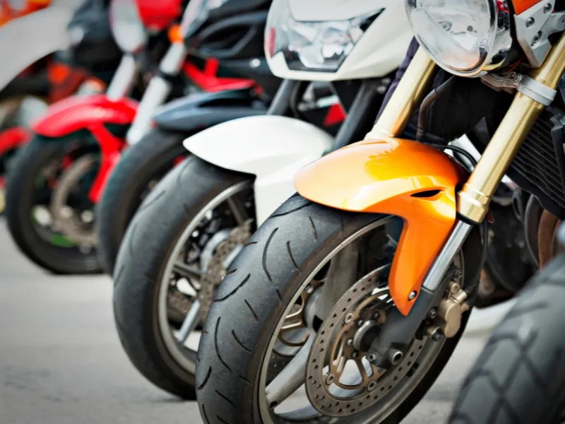 8 Essential Tips for Safe Motorcycle Riding