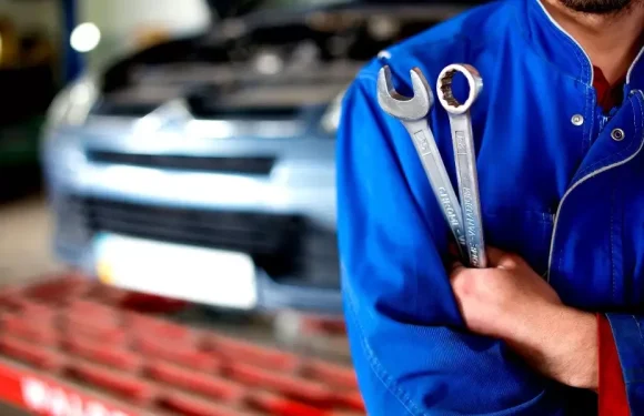 Power Steering Fluid Leaks Explained: Which Warning Signs Suggest a More Serious Repair?