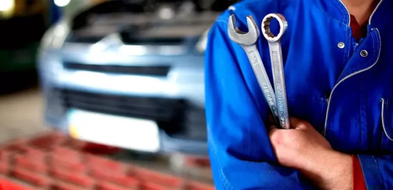 Power Steering Fluid Leaks Explained: Which Warning Signs Suggest a More Serious Repair?